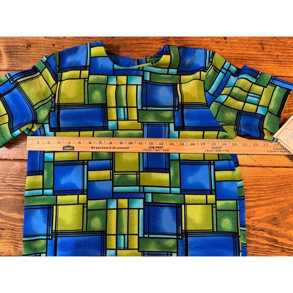 NWT Jordan Women's Size Medium Lime Green Geometric Back Button Short Sleeve - Picture 4 of 6